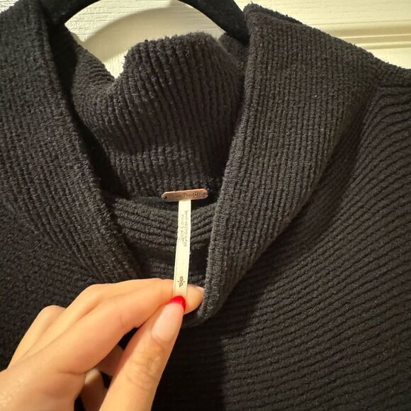 Free people black sleeveless turtleneck dress - Picture 4 of 5